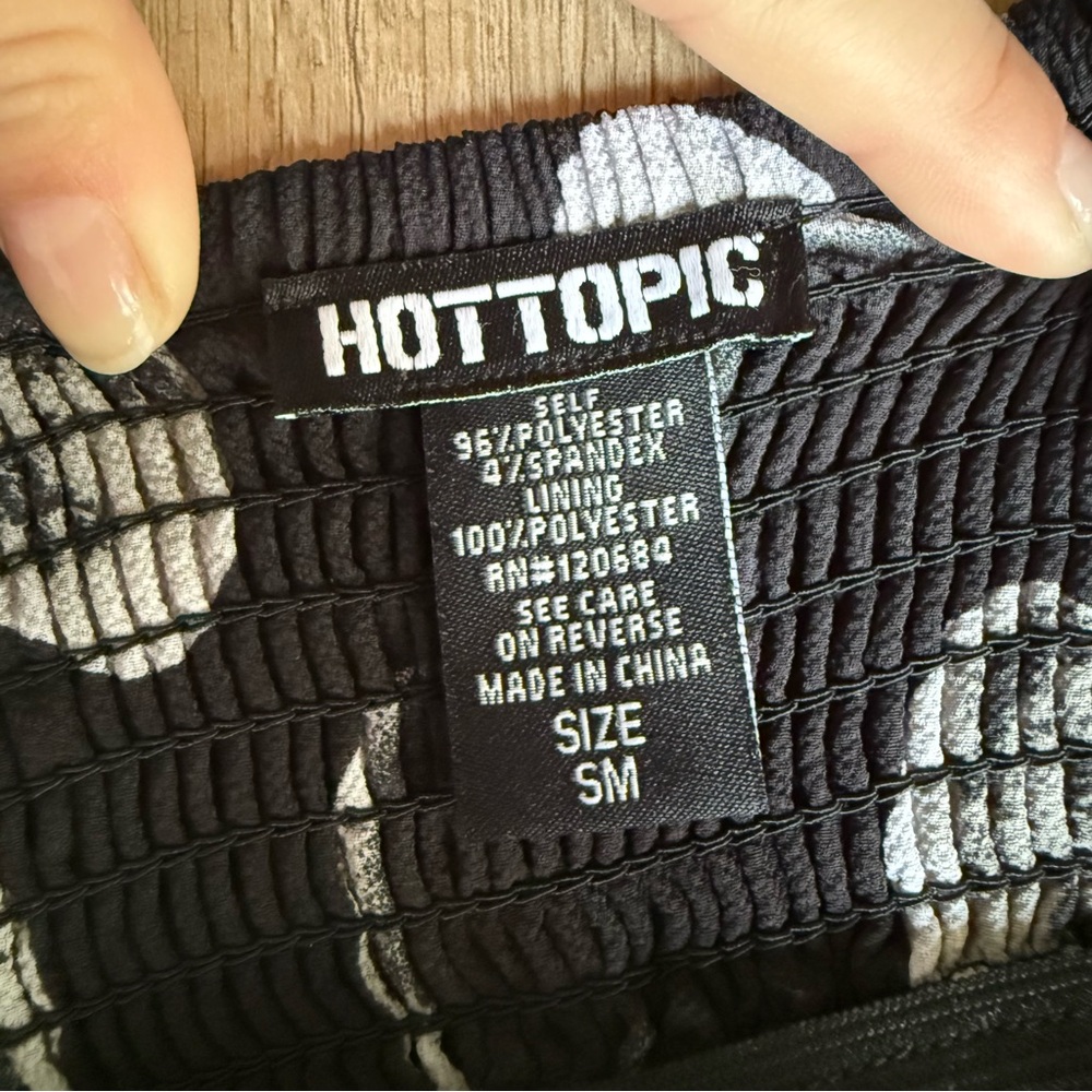 Hot Topic Black Skirt With White Moon Pattern - Picture 4 of 4